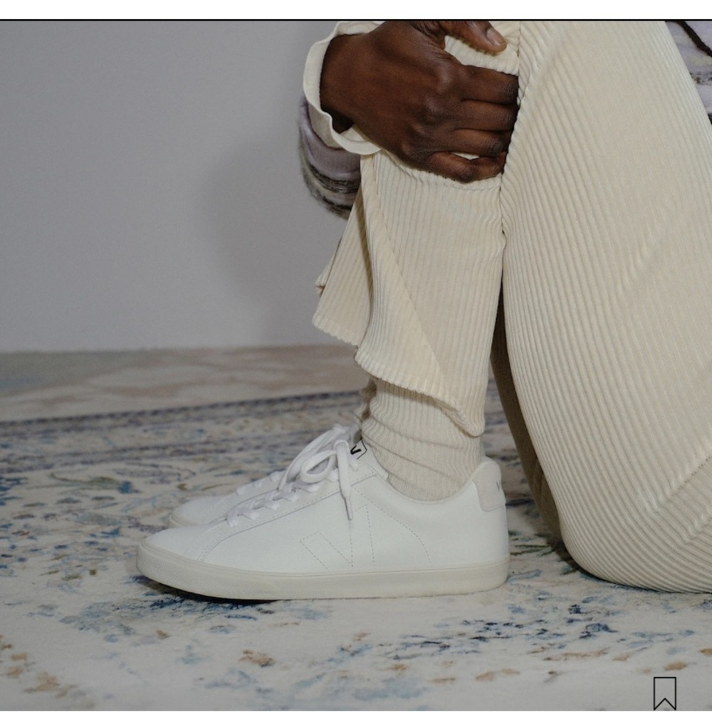 Veja Esplar Low Leather Sneakers - White